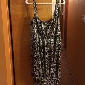 Leopard print sleeveless dress